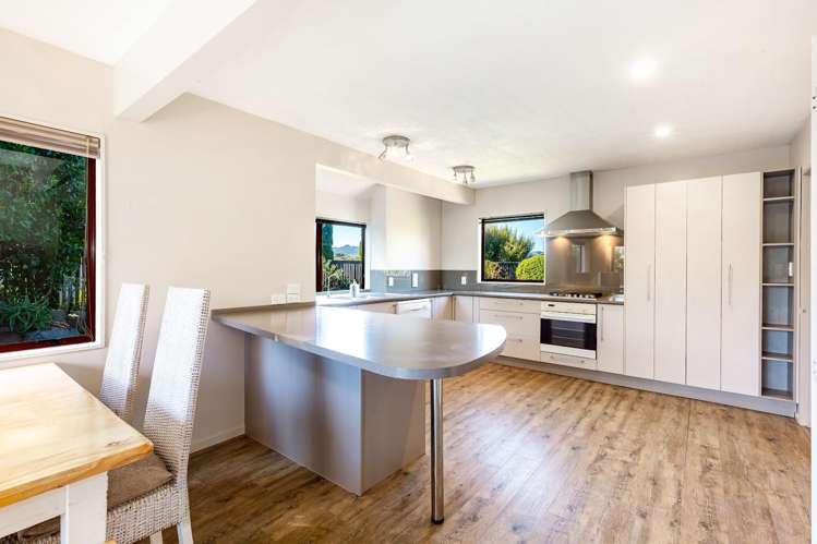 16 James Cook Drive Whitby_3