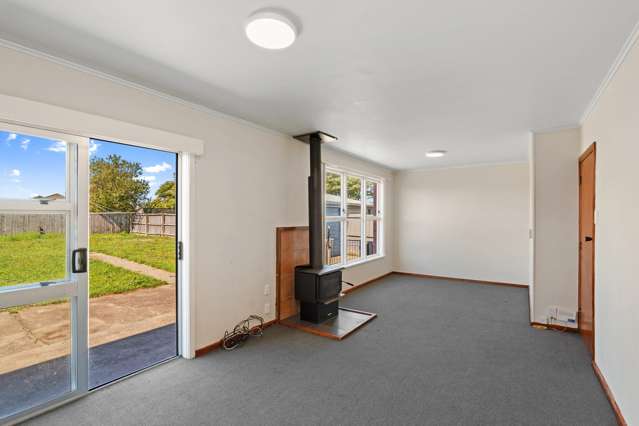3 and 5 Solent Place Aranui_1