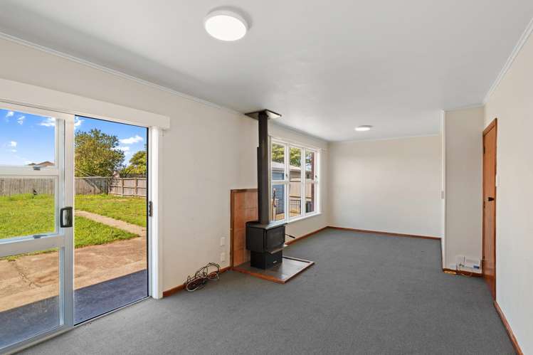 3 and 5 Solent Place Aranui_1