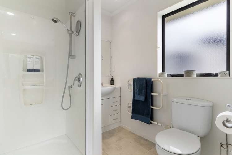 6 Glesan Place Beachlands_19