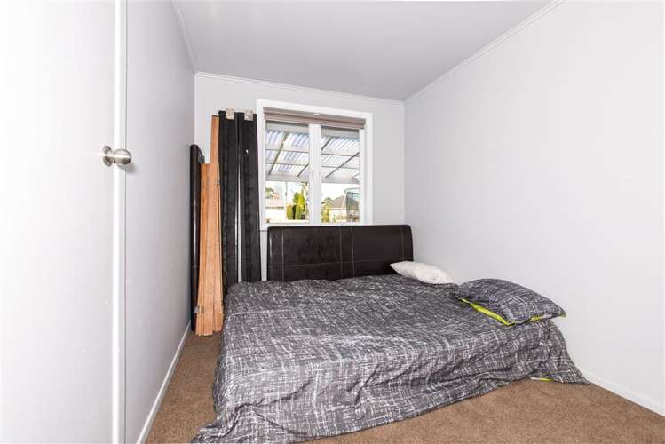 46 Cobham Crescent Kelston_13