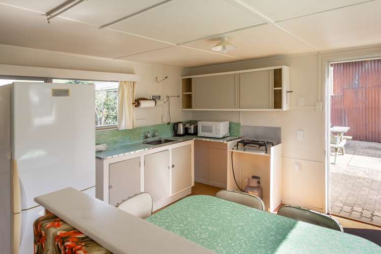 5 Gribbin Street Awakino_11