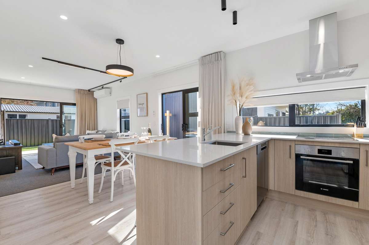 2/141 Waikato Street_5