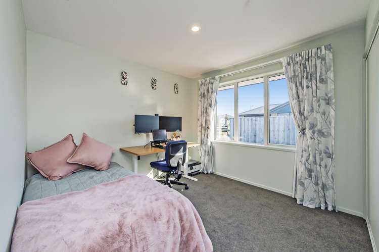 69 Sunline Avenue Lincoln_15