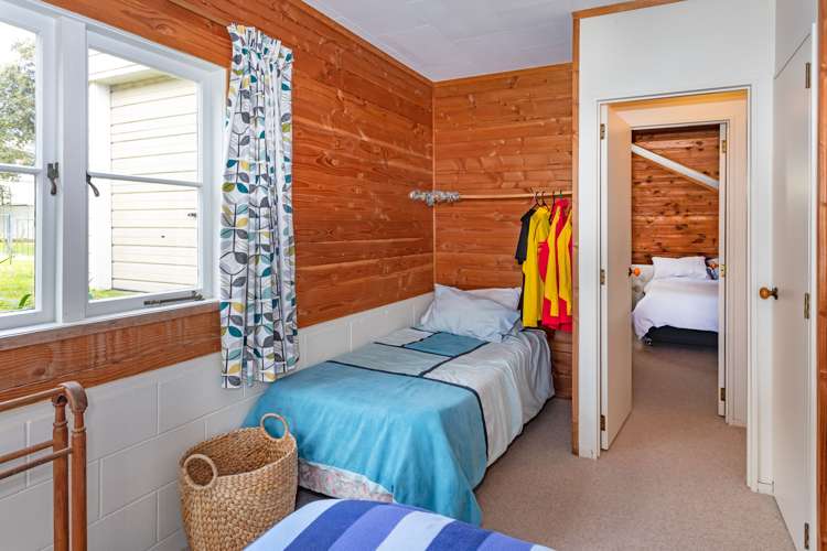 215 Beverley Terrace Whangamata_11