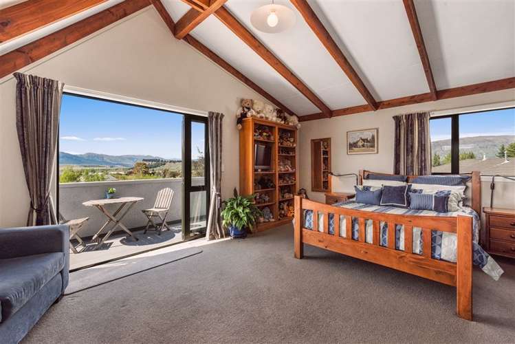 14 Rockhaven Albert Town_3