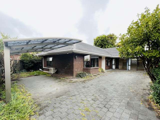 42 Cornwall Park Avenue Epsom_1