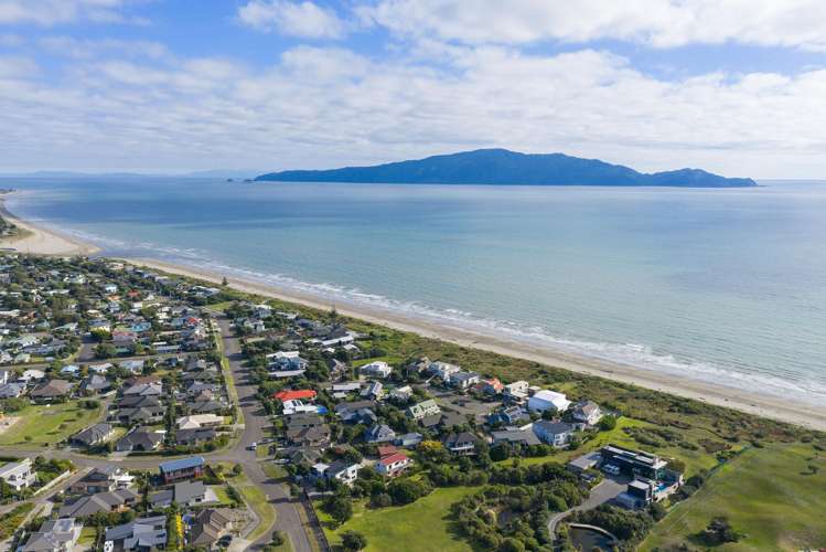 14 Olliver Grove Waikanae Beach_26