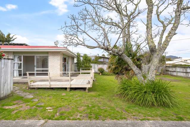 AUCTION OPPORTUNITY - MUST BE SOLD