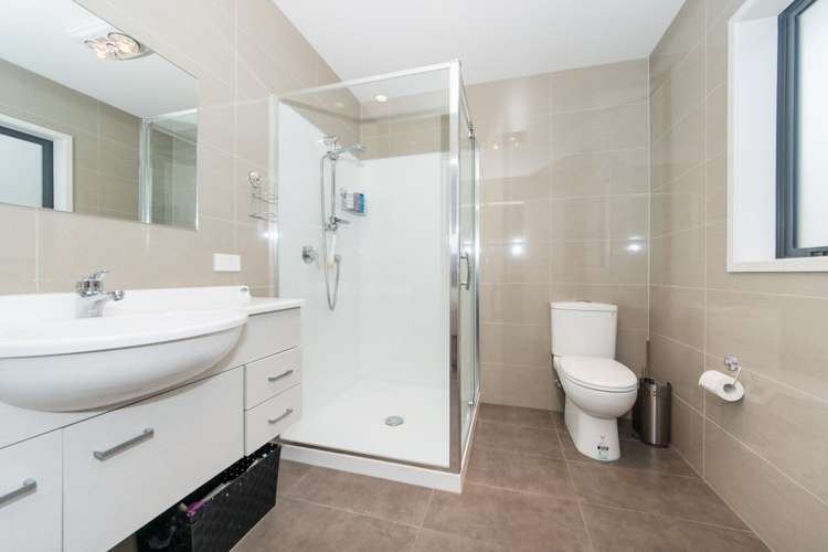 8a Coral Crescent Panmure_16