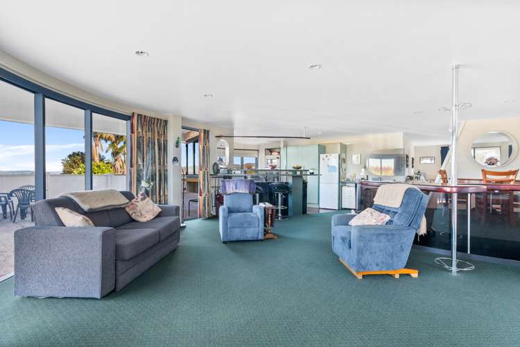 9 Pebble Beach Boulevard Te Kamo_16