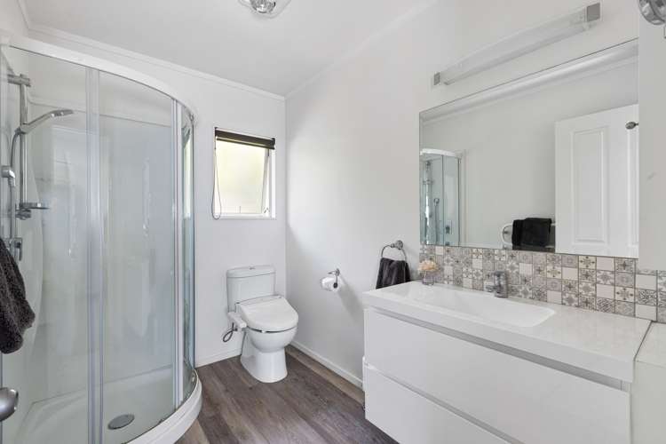 24 Grovenor Drive Orewa_15