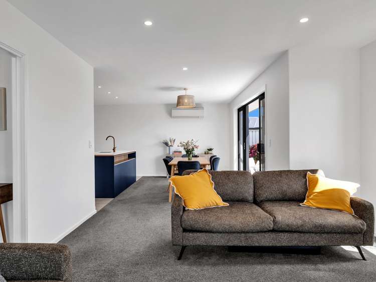 98 Sunline Avenue Lincoln_9