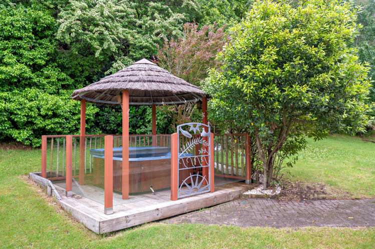 1 Ohakana Is Whakatane Surrounds_29