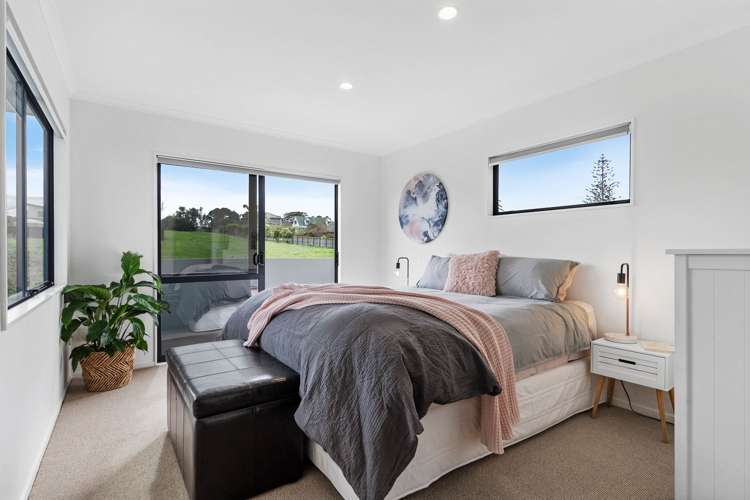 8 Toomer Place Beachlands_10