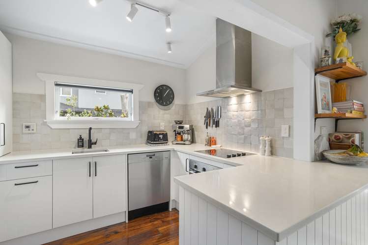 2/3 Haig Avenue Three Kings_6