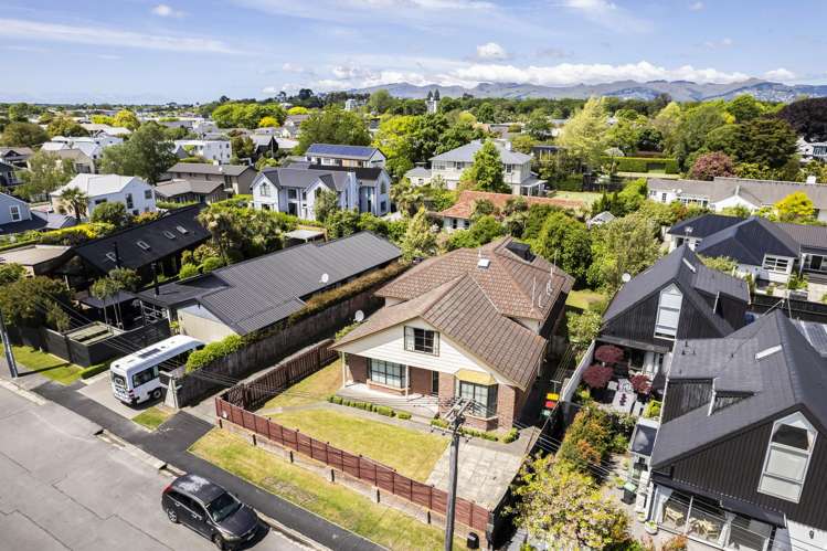 1 & 2/5 Highgate Avenue Fendalton_26