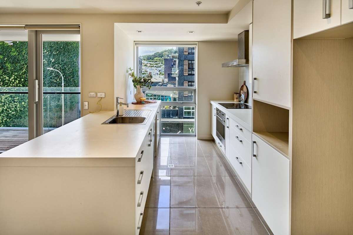 3J/245 Wakefield Street_2