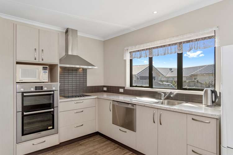 27 Tatahi Cove Papamoa_11