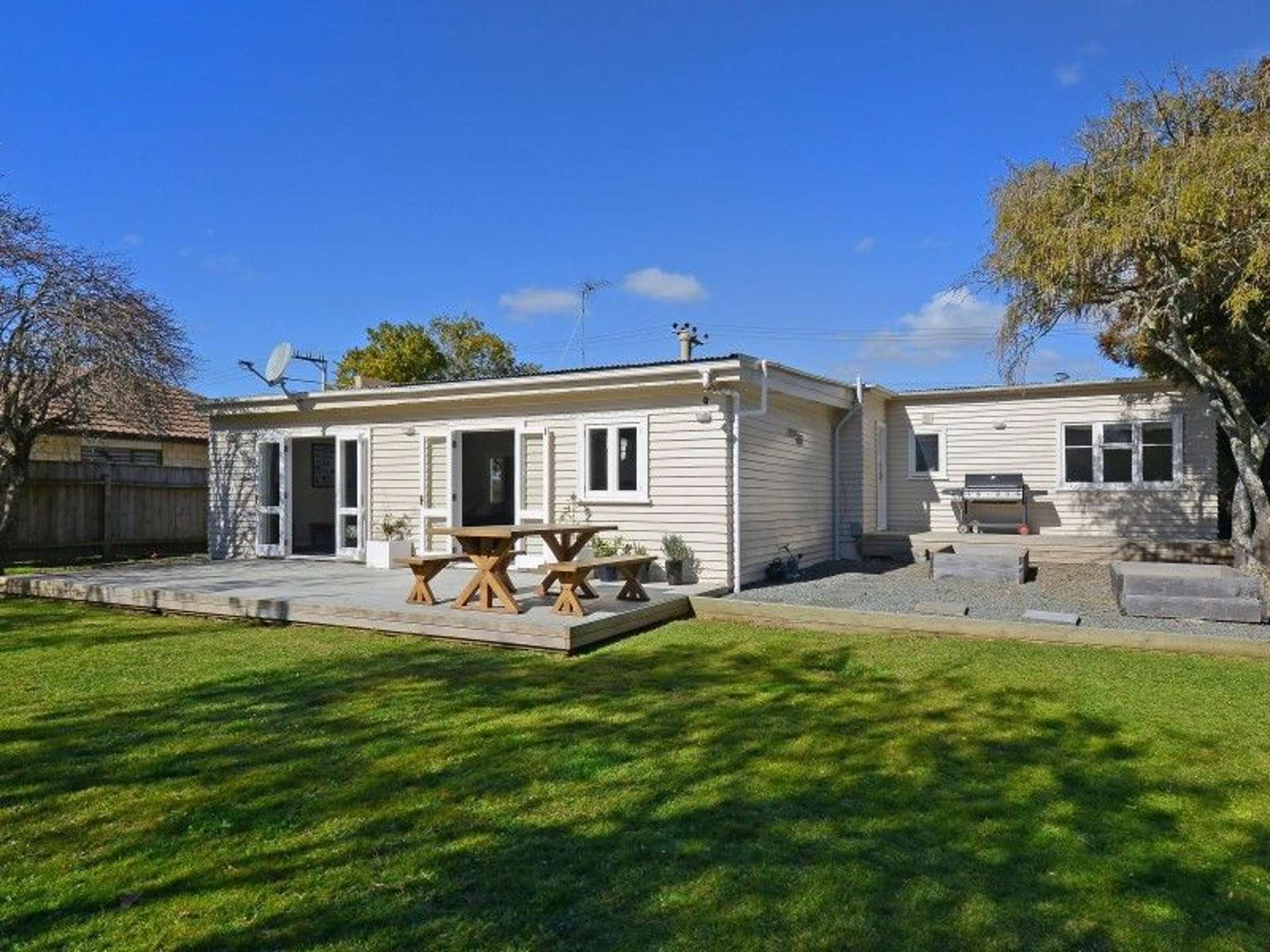 15 York Avenue Heretaunga_0