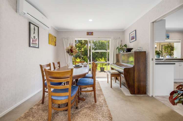 6 Bampton Rise Northpark_10