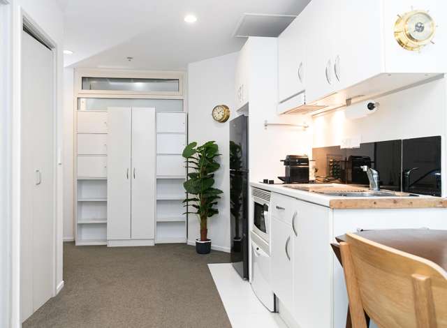 201/36 Eden Crescent City Centre_4