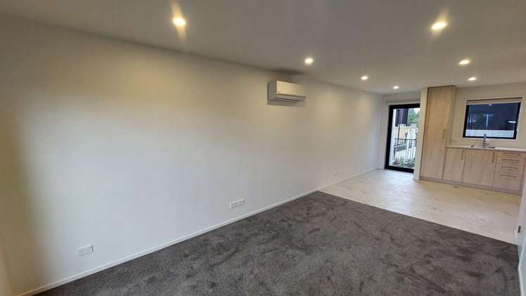 8/21 Awaroa Road Sunnyvale_3