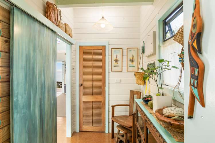 11 Russell Heights Russell_17