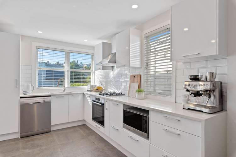 31 Queens Parade Devonport_22