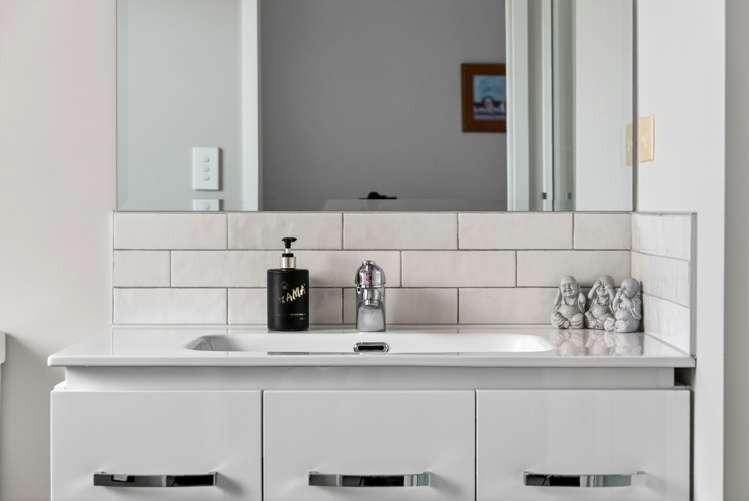 23 Raabia Close, Parakai Helensville_22