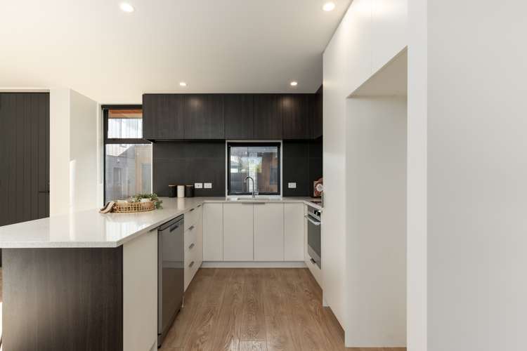 8/58 Waltham Road Sydenham_2