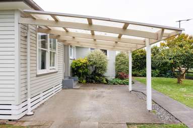 16 Hendersons Line_2