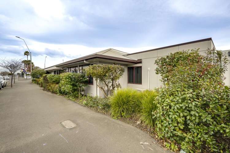 310 Avenue Road East Hastings Central_2