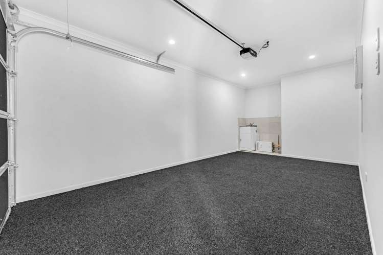 8b Gardiner Grove Mangere East_19