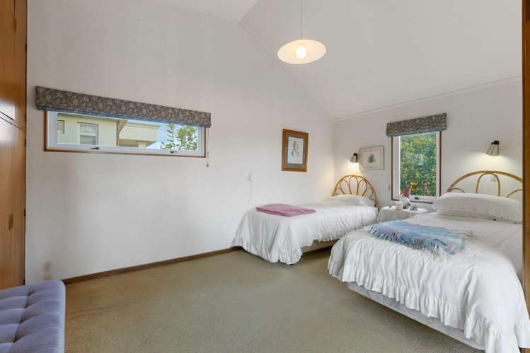 144 Lake Crescent Hamilton Lake_11