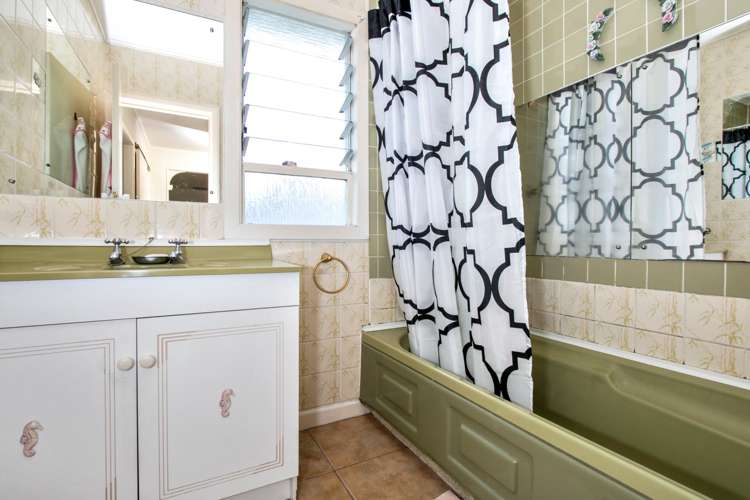 72 Astley Avenue New Lynn_12