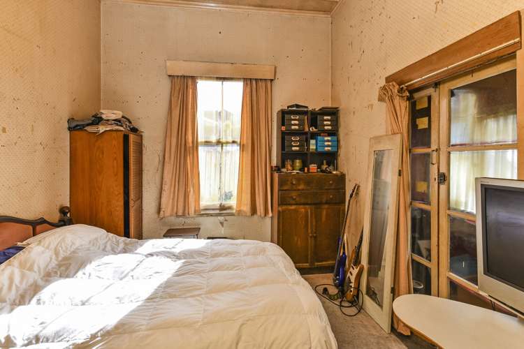 19 Woodhams Street Beach Haven_9