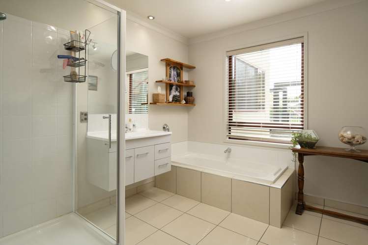 32 Bradleigh Park Fairhall_36