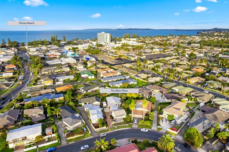 1/7 Lillian Place Orewa_24