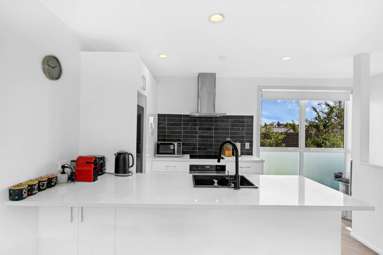 9/70A Barrack Road_3