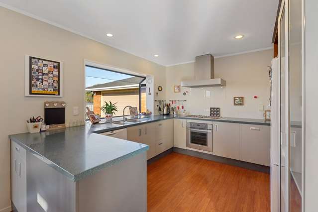 6 Queens Road Waikanae Beach_3