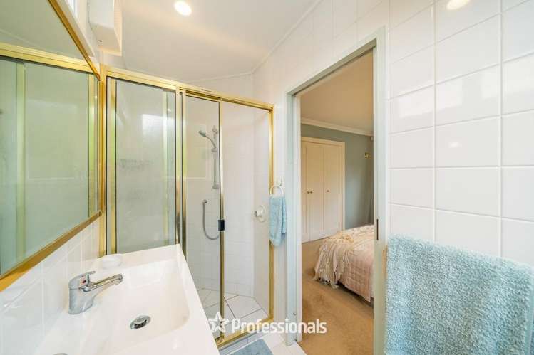 8 Willoughby Street Woburn_14