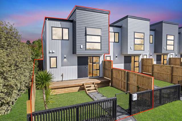 Freehold, 3 Side Open, Luxury Home with 10 Yea...