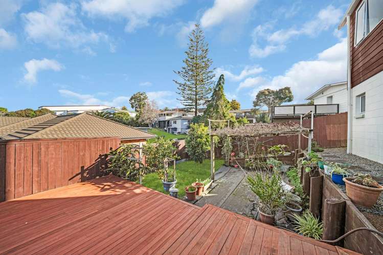 11 Tirimoana Road Te Atatu South_18