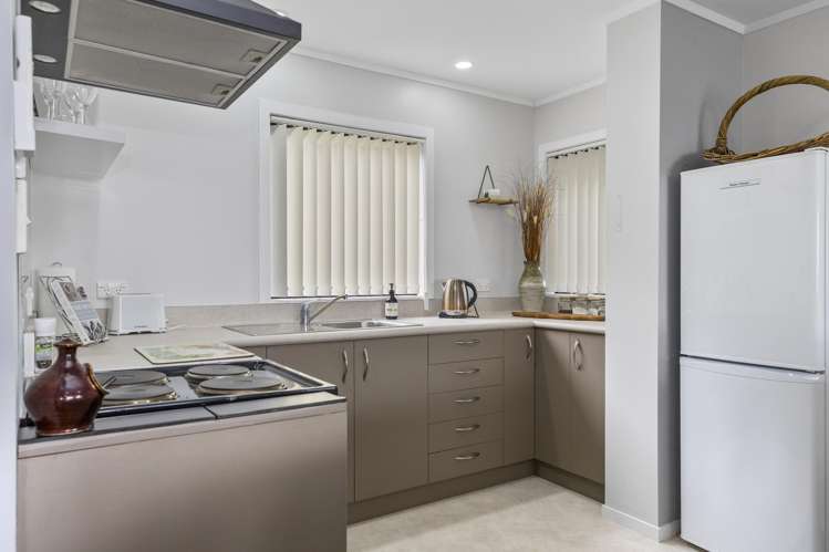 6 Turangitukua Terrace Whareroa_10