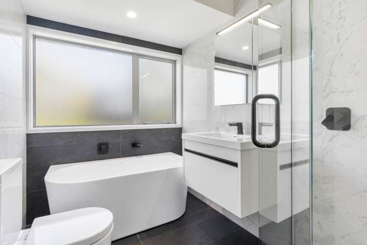 16 Fielding Crescent Farm Cove_11