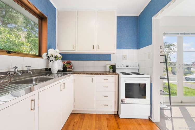 2/2 Colin Wild Place Glenfield_6