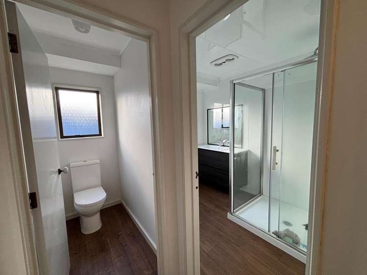  26 Exeter Crescent Springvale_13