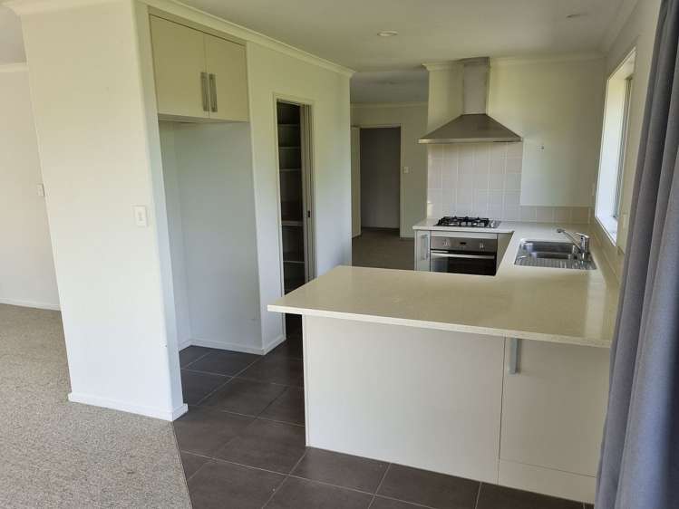 198 St James Drive Huntington_5