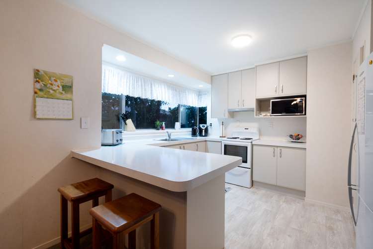 30 Pinewood Grove Botany Downs_10